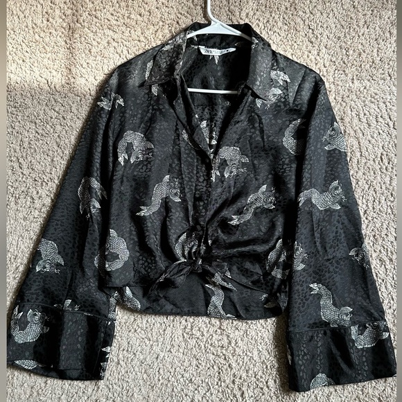 Zara Koi Fish Black Button Down Crop Blouse, size S - Picture 3 of 7